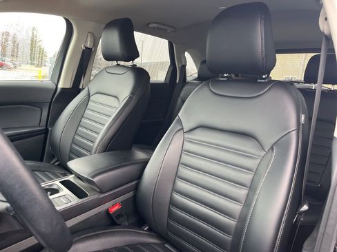 Used 2022 Ford Edge SEL w/ Convenience Package image 12