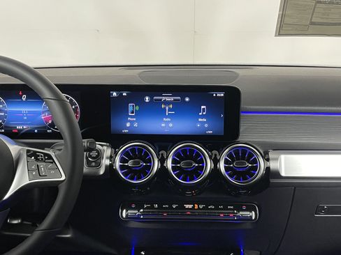 New 2026 Mercedes-Benz GLB 250 4MATIC image 17