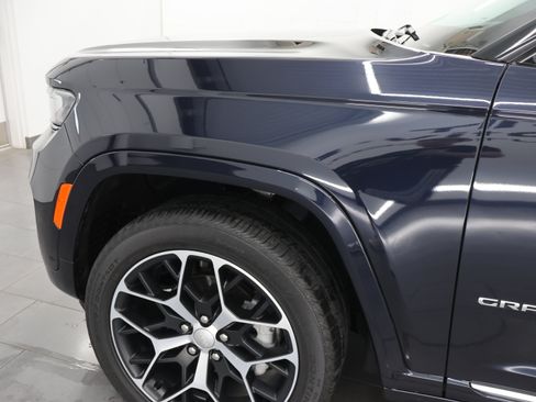 Used 2024 Jeep Grand Cherokee Summit AWD/4WD image 42