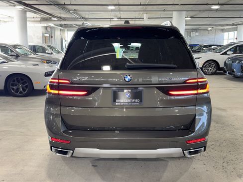 Used 2024 BMW X7 xDrive40i w/ Premium Package AWD/4WD image 7