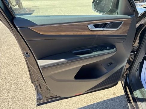 Used 2026 Volkswagen Atlas SE image 16