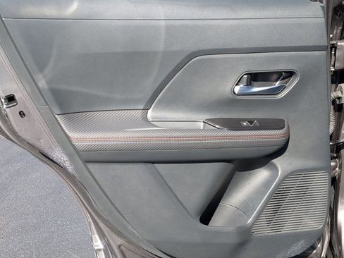 Certified 2025 Nissan Kicks SR image 26