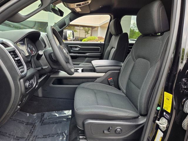 Used 2025 RAM 1500 Big Horn AWD/4WD image 9