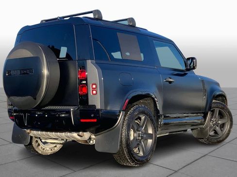 Used 2024 Land Rover Defender 90 X-Dynamic SE image 12