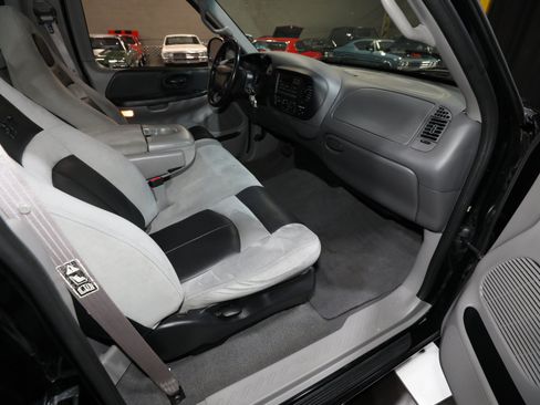 Used 2000 Ford F150 Lightning RWD image 43