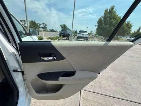 Used 2013 Honda Accord LX image 31