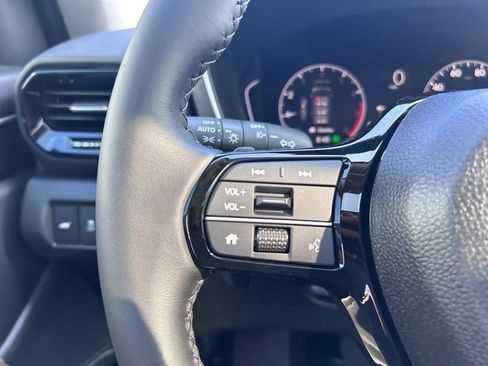 New 2025 Honda Pilot Touring image 15