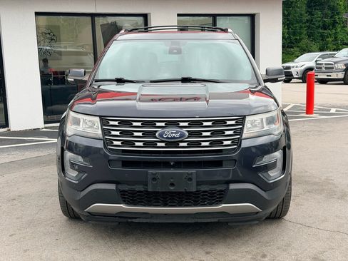 Used 2017 Ford Explorer Limited w/ Equipment Group 301A FWD image 9