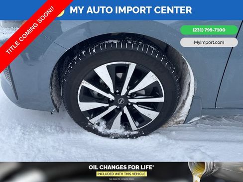 Used 2025 Nissan Sentra SV w/ SV Premium Package image 6