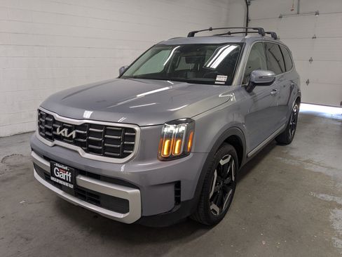 Used 2025 Kia Telluride S AWD/4WD image 11