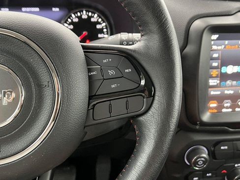 Used 2022 Jeep Renegade Trailhawk AWD/4WD image 20