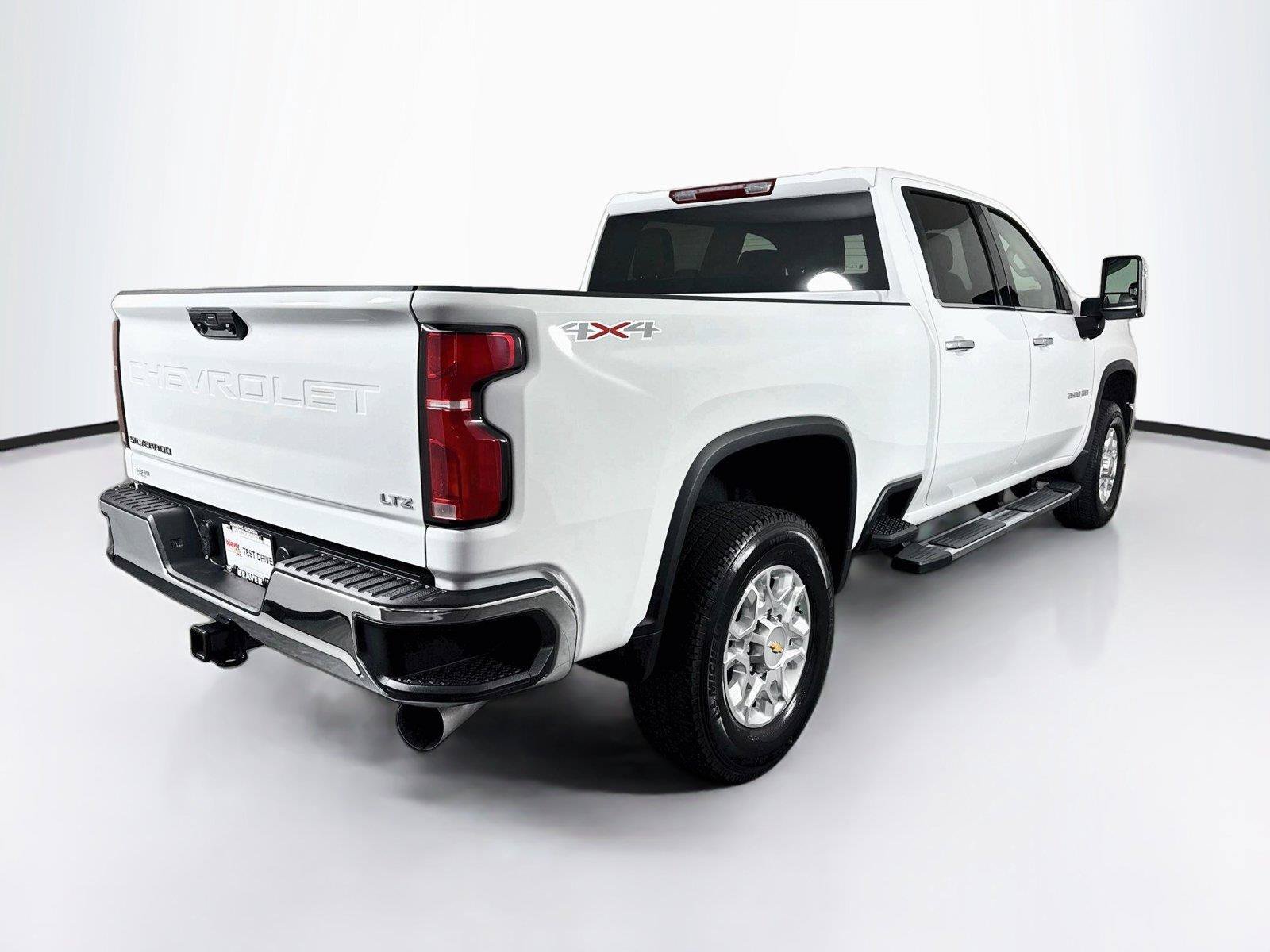 Used 2026 Chevrolet Silverado 2500 LTZ AWD/4WD image 2