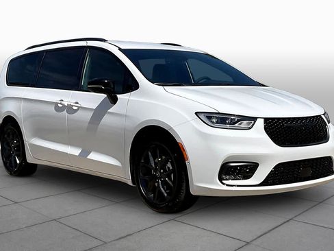 New 2026 Chrysler Pacifica Select w/ S Appearance Package FWD image 2
