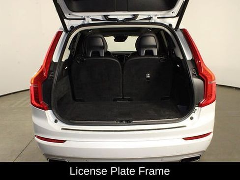 Used 2021 Volvo XC90 T6 Momentum w/ Protection Package Premier image 16