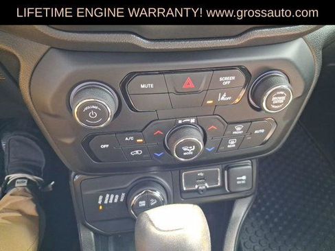 Certified 2023 Jeep Renegade Trailhawk w/ Trailhawk Elite Group AWD/4WD image 17