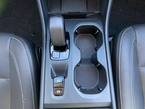 Used 2025 Volvo XC40 B5 Core image 75