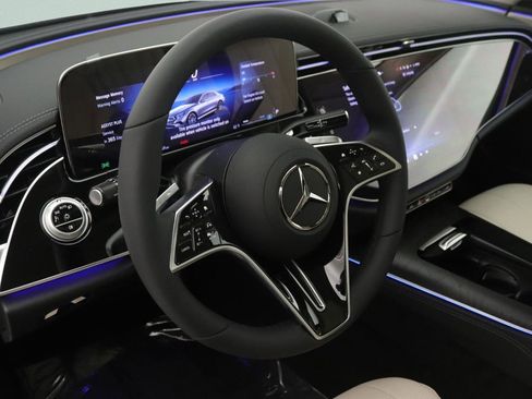 New 2026 Mercedes-Benz E 450 4MATIC Sedan image 4