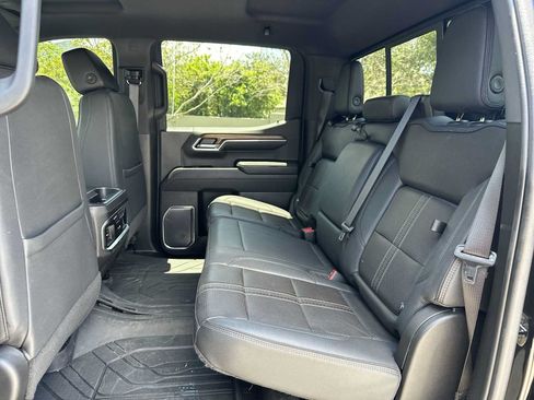 Certified 2023 Chevrolet Silverado 1500 High Country AWD/4WD image 17