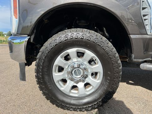 Used 2024 Ford F350 XLT w/ FX4 Off-Road Package AWD/4WD image 23
