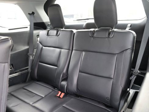 Used 2022 Ford Explorer XLT w/ Equipment Group 202A image 25