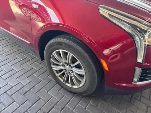 Used 2019 Cadillac XT5 Luxury FWD image 2