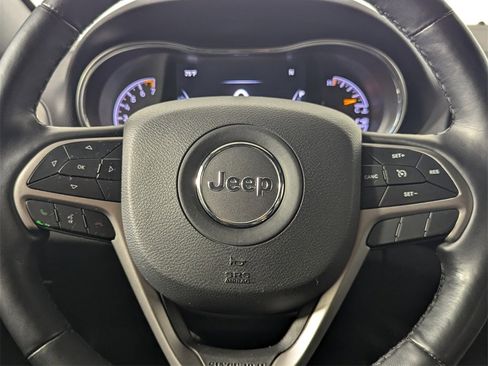 Used 2021 Jeep Grand Cherokee Laredo X image 16