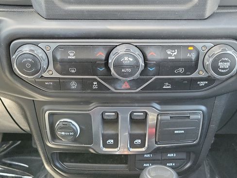 Used 2023 Jeep Wrangler Sport AWD/4WD image 14