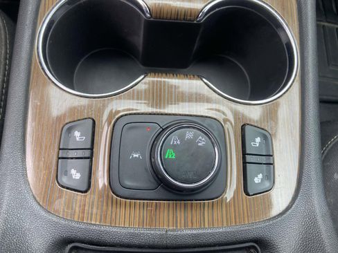 Used 2021 GMC Acadia SLE w/ Driver Convenience Package image 30