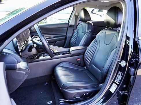 Used 2023 Hyundai Elantra Limited FWD image 14