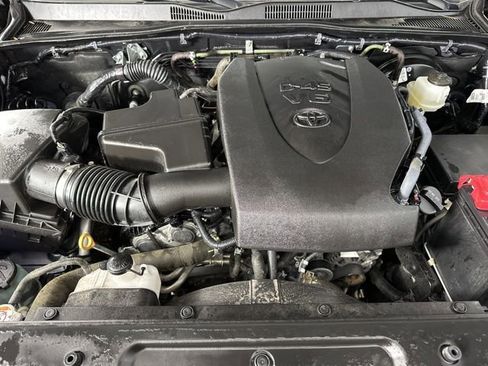 Used 2023 Toyota Tacoma SR AWD/4WD image 10