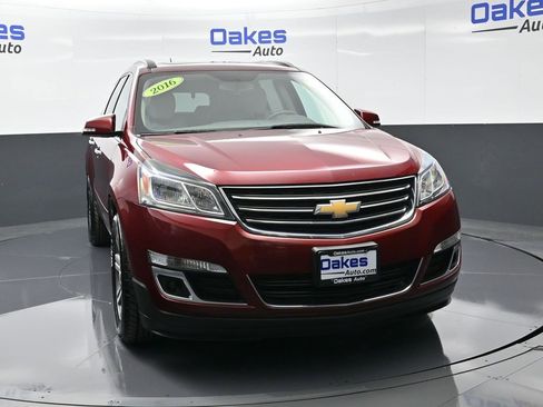Used 2016 Chevrolet Traverse LT image 3