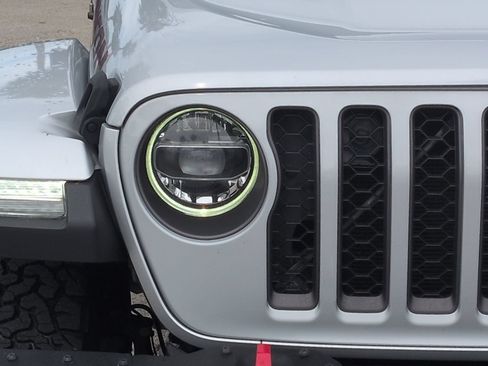 Used 2022 Jeep Gladiator Rubicon w/ LED Lighting Group AWD/4WD image 9