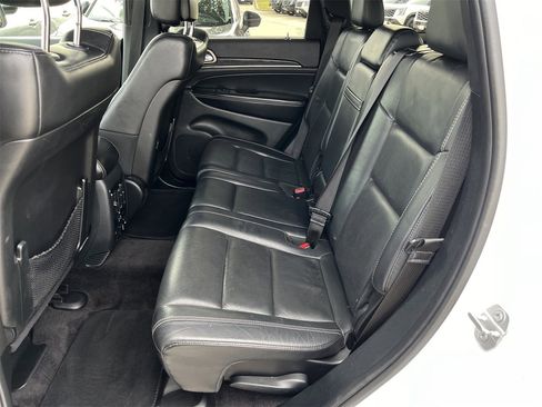 Used 2017 Jeep Grand Cherokee Limited w/ Luxury Group II image 24