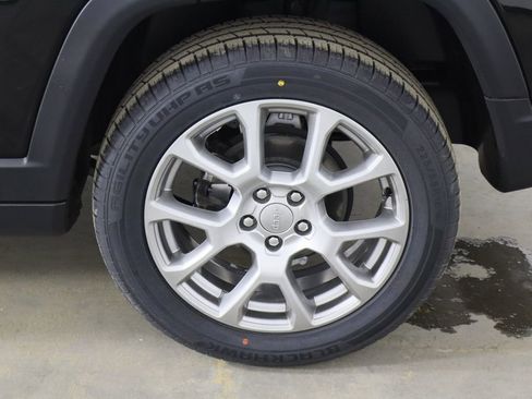 Used 2022 Jeep Compass Latitude image 44