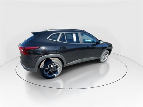 New 2026 Chevrolet Trax LT image 8