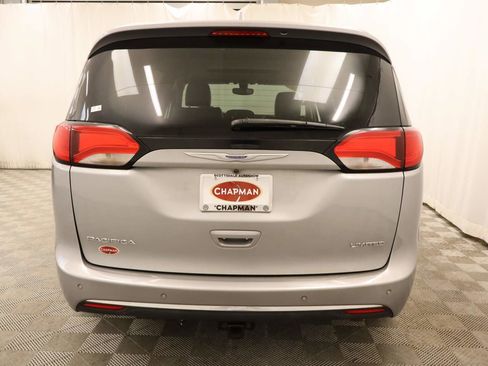 Used 2020 Chrysler Pacifica Limited image 5