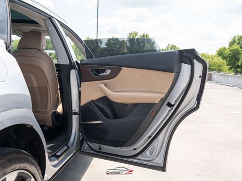 Used 2019 Audi Q8 Prestige AWD/4WD image 46