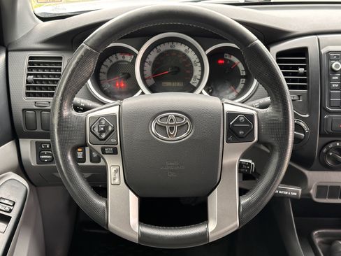Used 2015 Toyota Tacoma 4x4 Access Cab w/ Convenience Package image 35