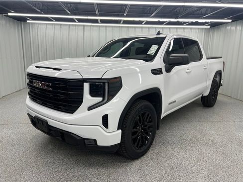 Used 2024 GMC Sierra 1500 Elevation RWD image 3