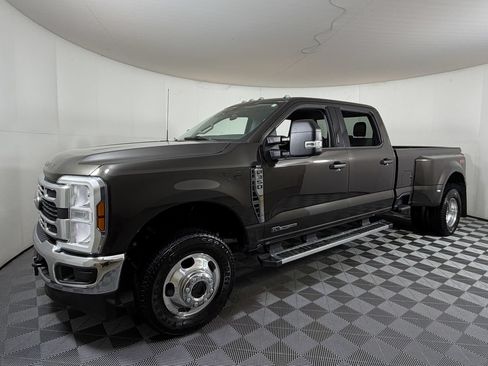 Used 2024 Ford F350 XLT w/ FX4 Off-Road Package AWD/4WD image 2
