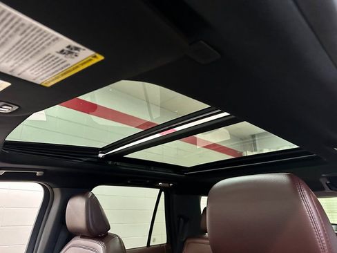 Used 2022 Ford Expedition Limited image 10