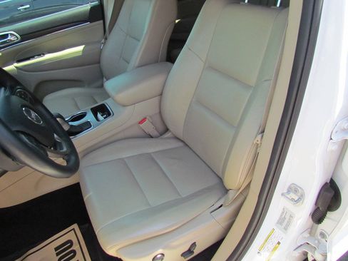 Used 2018 Jeep Grand Cherokee Limited RWD image 10