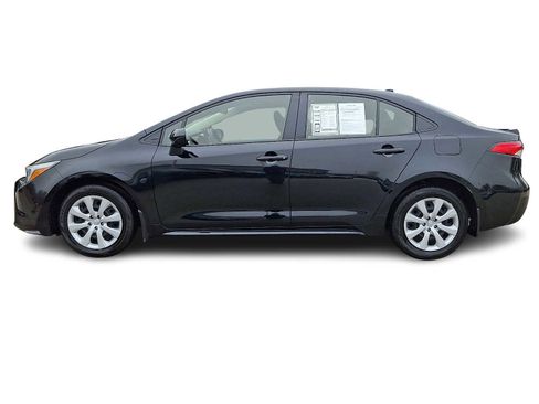 Used 2025 Toyota Corolla LE image 2