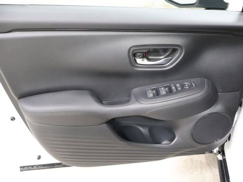 New 2026 Honda HR-V LX image 12