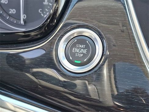 Used 2020 Cadillac XT6 Premium Luxury image 23