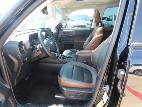 Used 2023 Ford Bronco Sport Outer Banks w/ Tech Package AWD/4WD image 25