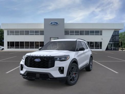 New 2026 Ford Explorer ST-Line w/ ST-Line Street Pack AWD/4WD image 2