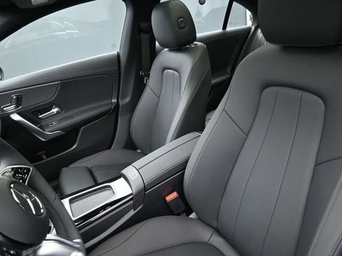 Used 2025 Mercedes-Benz CLA 250 image 33