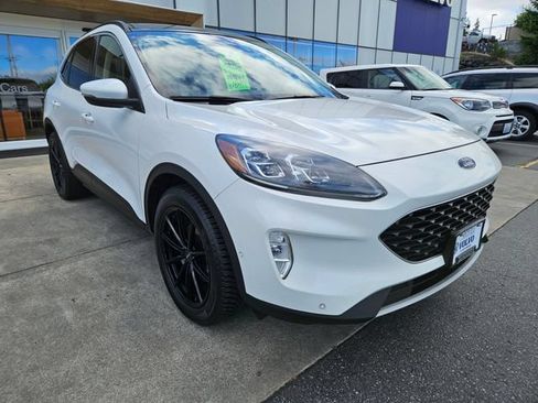 Used 2020 Ford Escape Titanium AWD/4WD image 3