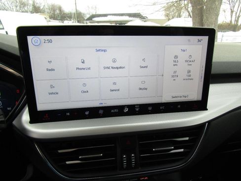 Used 2024 Ford Escape Platinum image 15